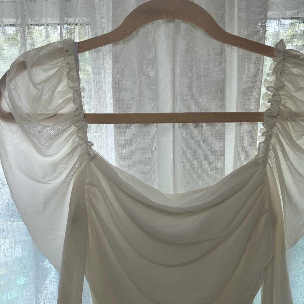 white puff sleeve dress
